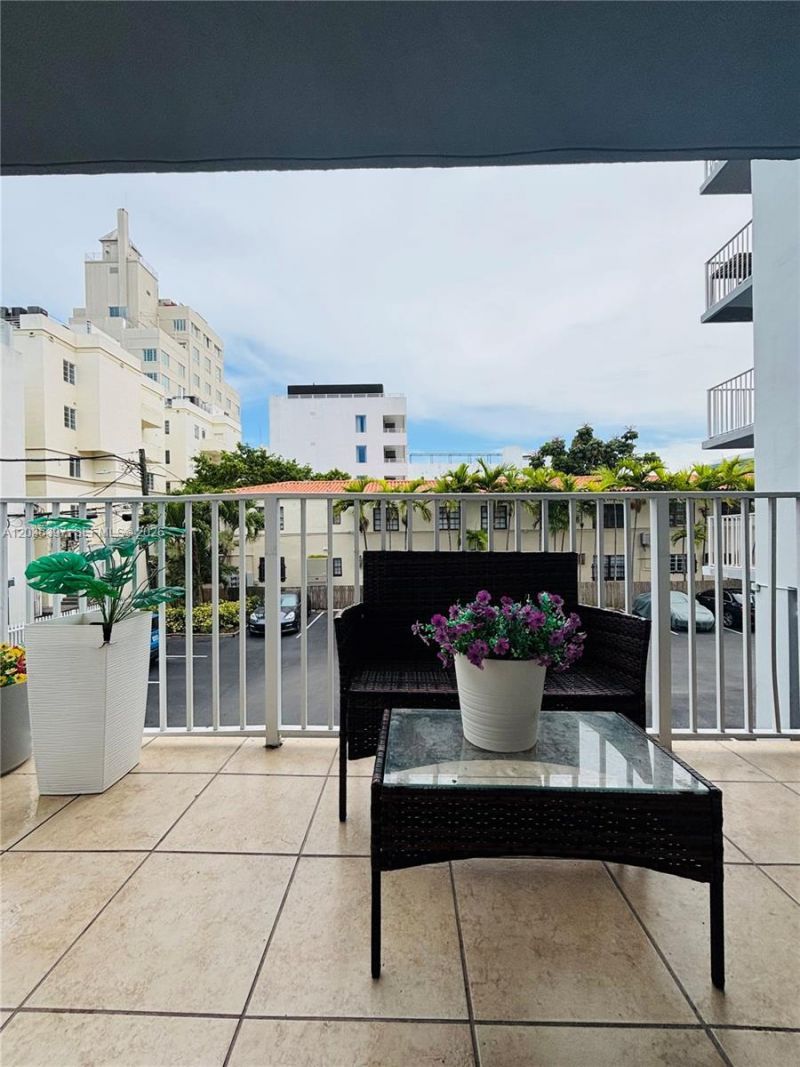 1255 Collins Ave , Unit 208, Miami Beach, FL 33139 Photo