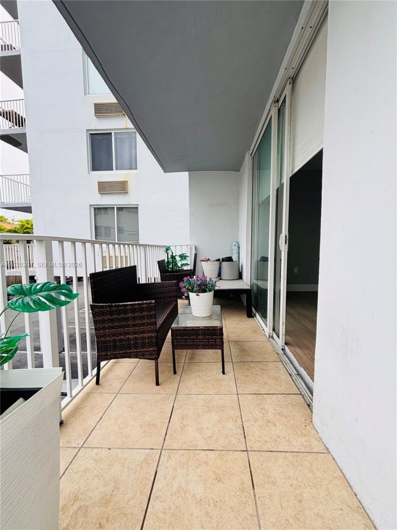 1255 Collins Ave , Unit 208, Miami Beach, FL 33139 Photo