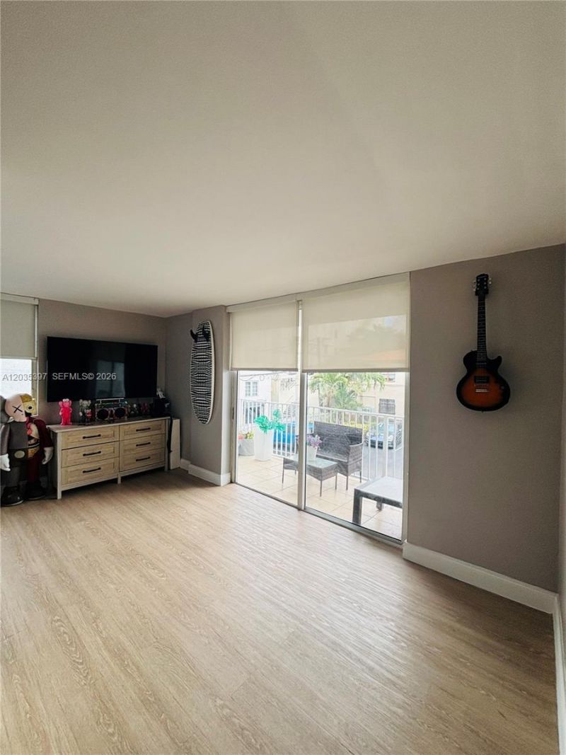 1255 Collins Ave , Unit 208, Miami Beach, FL 33139 Photo
