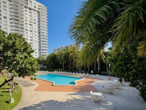 2801 NE 183rd St, Unit 202W, Aventura, FL 33160