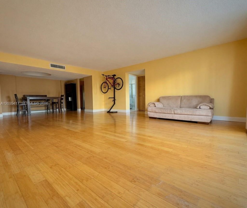 2801 NE 183rd St , Unit 202W, Aventura, FL 33160 Photo