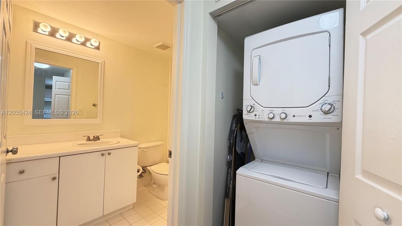 50 Menores Ave, Unit 807, Coral Gables, FL 33134 Photo