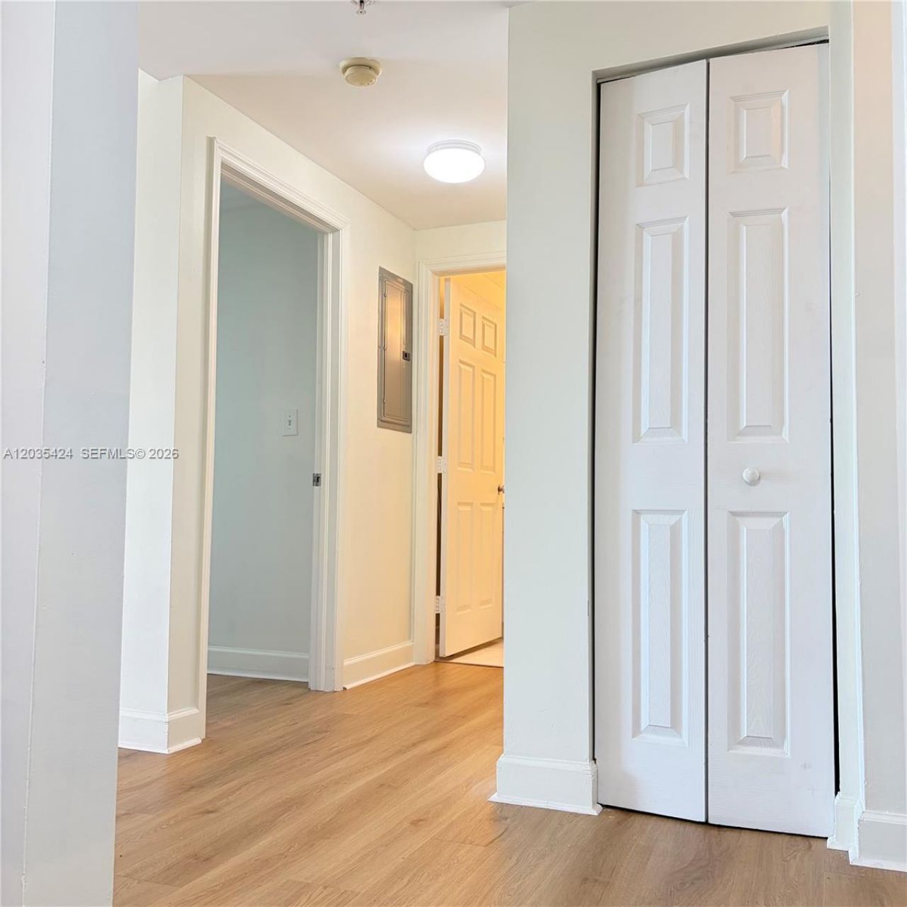 50 Menores Ave, Unit 807, Coral Gables, FL 33134 Photo