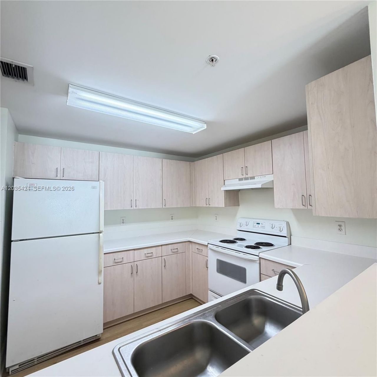 50 Menores Ave, Unit 807, Coral Gables, FL 33134 Photo