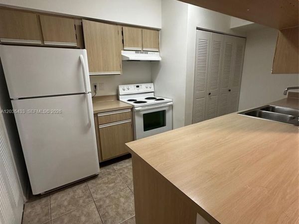 18356 NW 68th Ave , Unit K, Hialeah, FL 33015