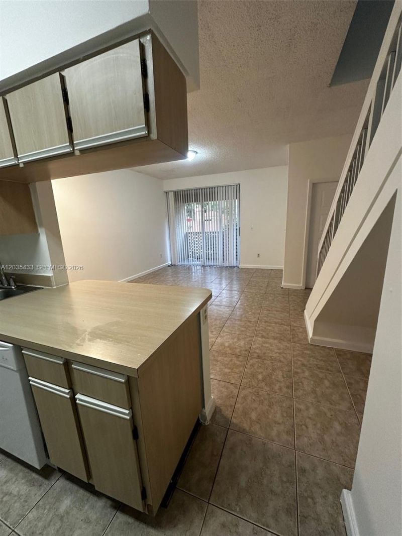 18356 NW 68th Ave , Unit K, Hialeah, FL 33015 Photo