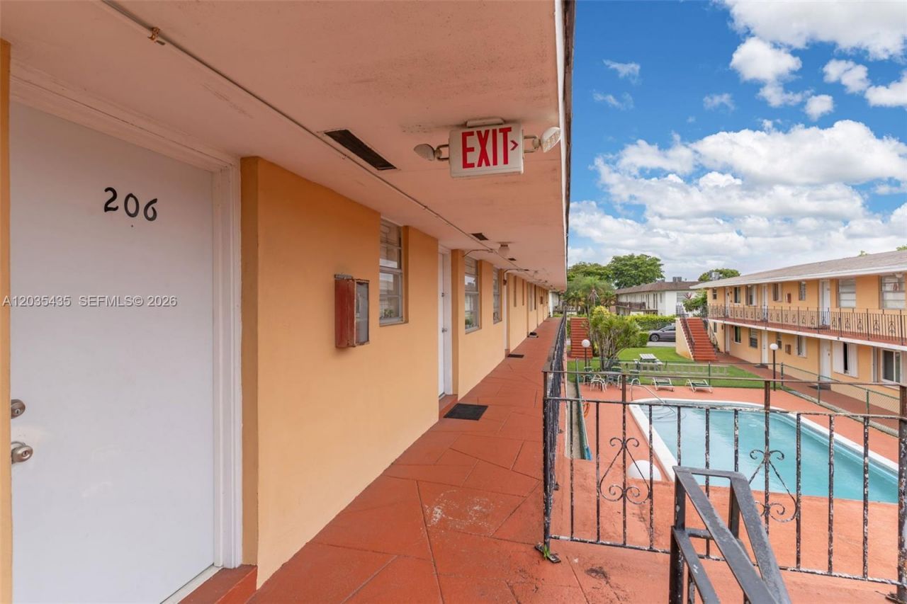 3800 SW 102nd Ave , Unit 206, Miami, FL 33165 Photo
