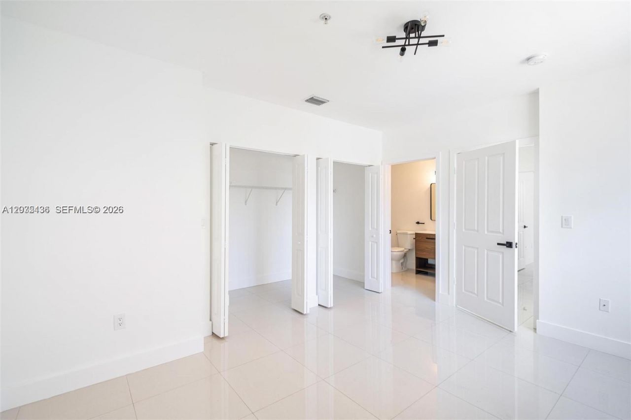 2280 SW 32nd Ave , Unit 201, Miami, FL 33145 Photo