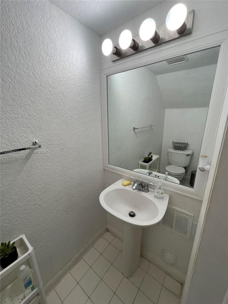 171 Riviera Cir, Unit 1, Weston, FL 33326 Photo