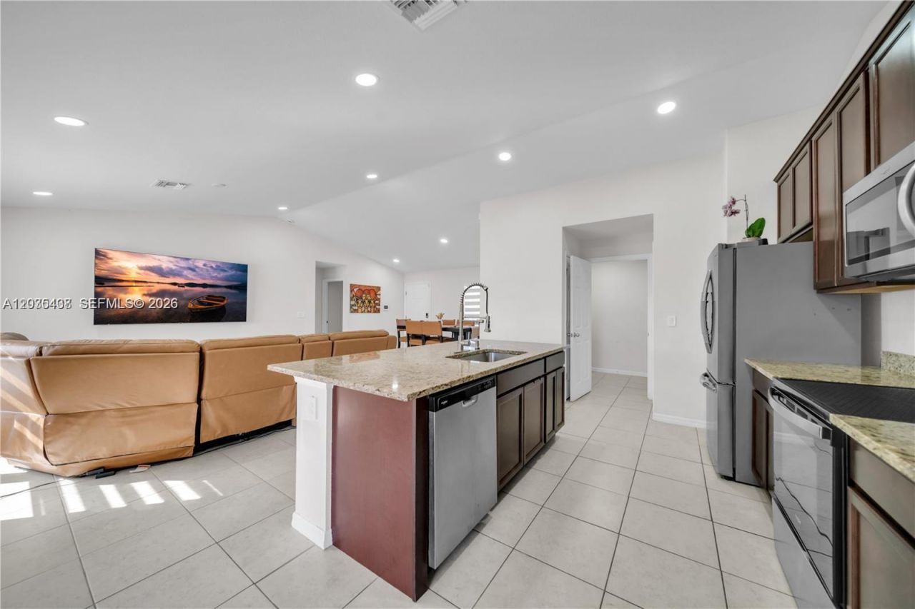 1105 NW 24th Pl , Cape Coral, FL 33993 Photo