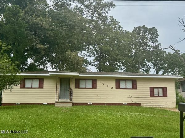 1652 Kentwood Drive, Jackson, MS 39212