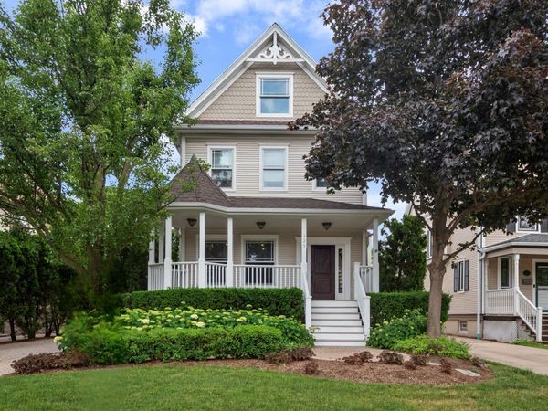 325 S Crescent Avenue , Park Ridge, IL 60068