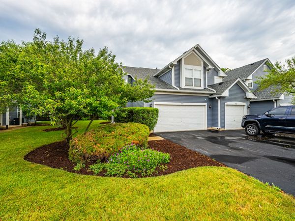 201 Huntington Court , Oswego, IL 60543