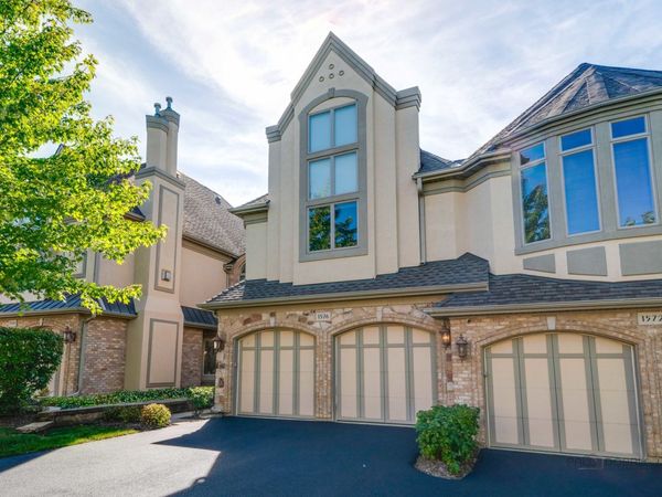1576 S Kembley Avenue , Palatine, IL 60067