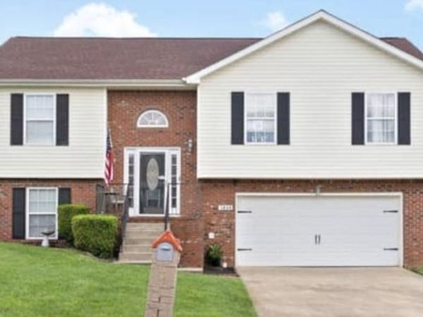 3404 Bradfield Dr , Clarksville, TN 37042