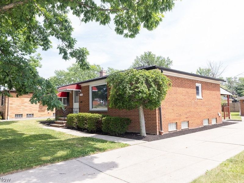 11391 Ronald Drive , Parma, OH 44130 Photo 3