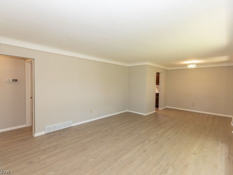 11391 Ronald Drive , Parma, OH 44130 Photo 4