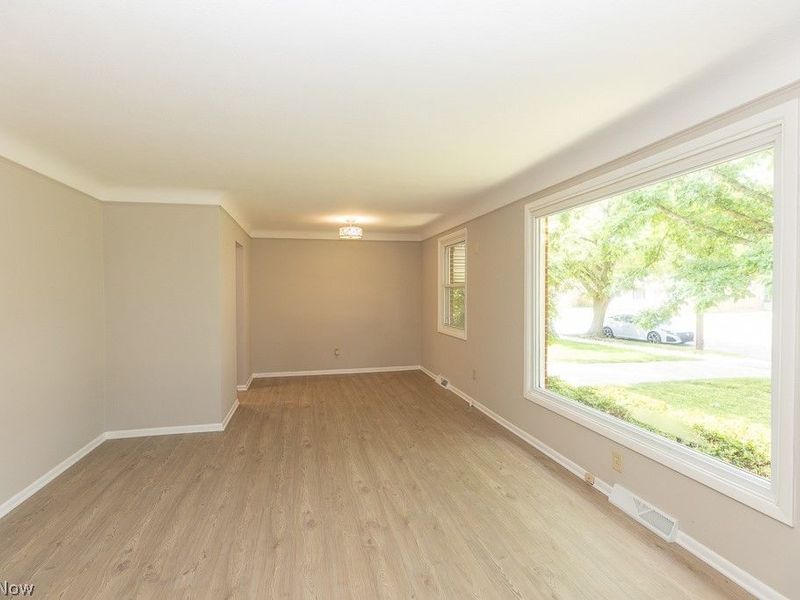 11391 Ronald Drive , Parma, OH 44130 Photo 8