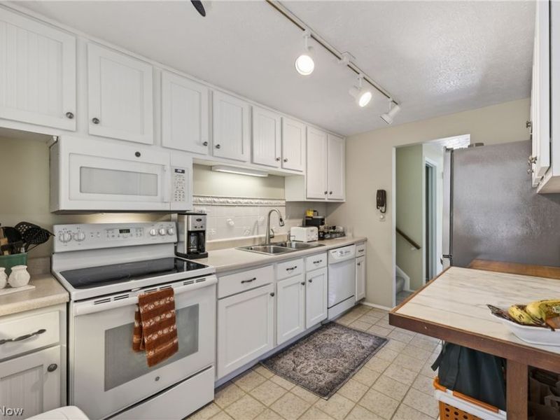 1664 Tinkers View Drive , Twinsburg, OH 44087 Photo 8