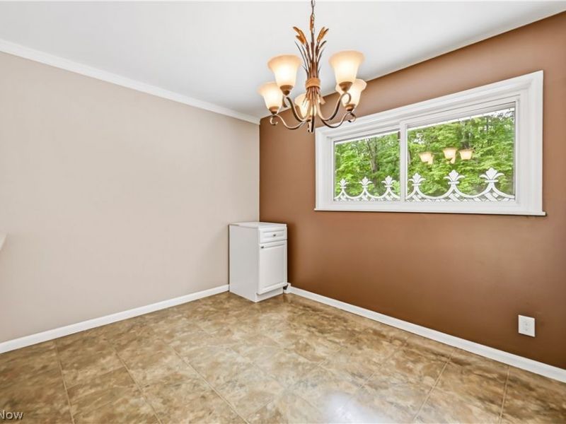 7842 Venice Heights Drive NE, Warren, OH 44484 Photo 12