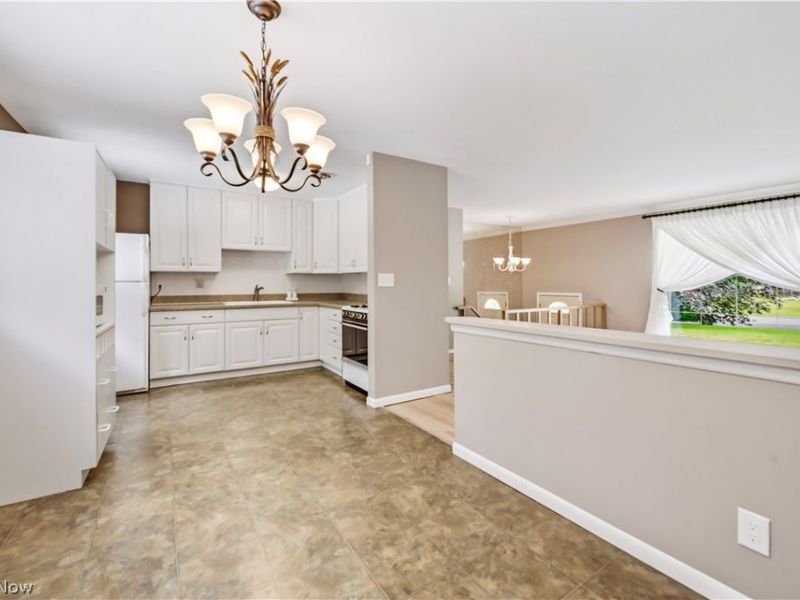 7842 Venice Heights Drive NE, Warren, OH 44484 Photo 14