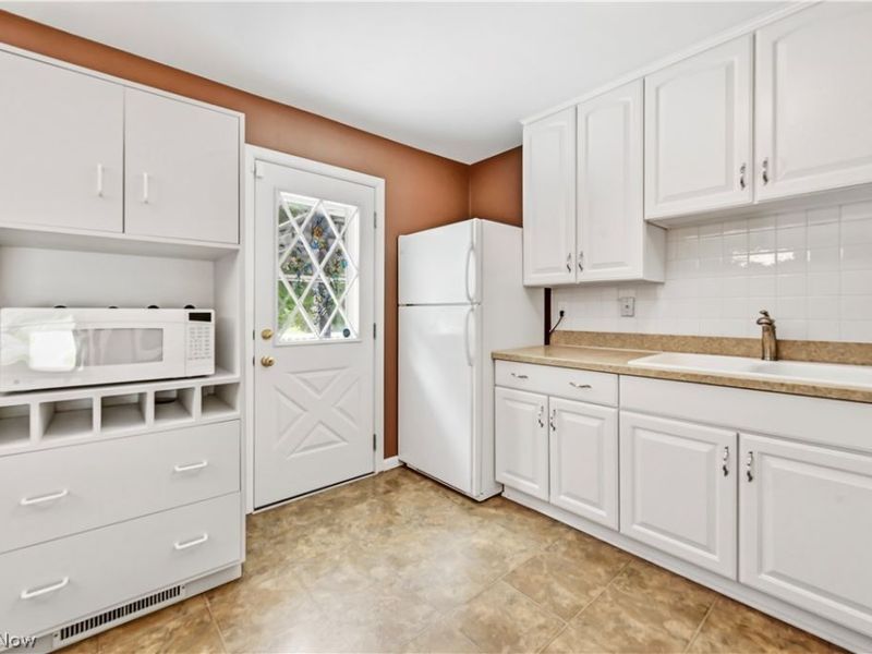 7842 Venice Heights Drive NE, Warren, OH 44484 Photo 16