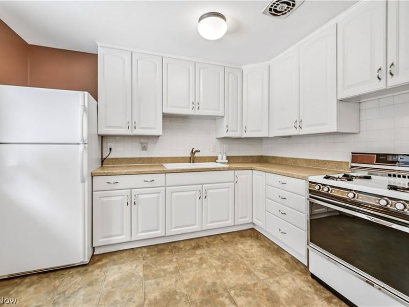 7842 Venice Heights Drive NE, Warren, OH 44484 Photo 17