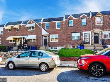 219 STEARLY, PHILADELPHIA, PA 19111