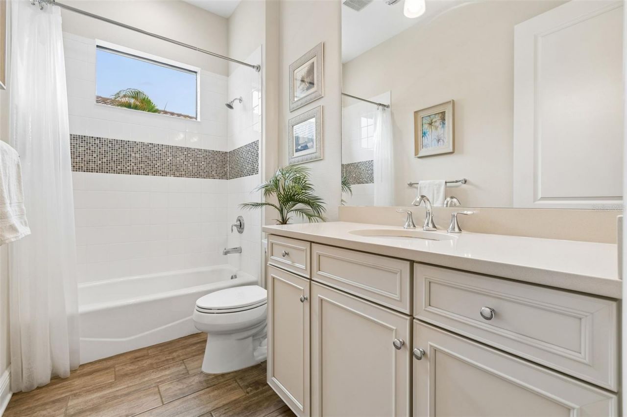 7208 Whittlebury Trail, Bradenton, FL 34202 Photo