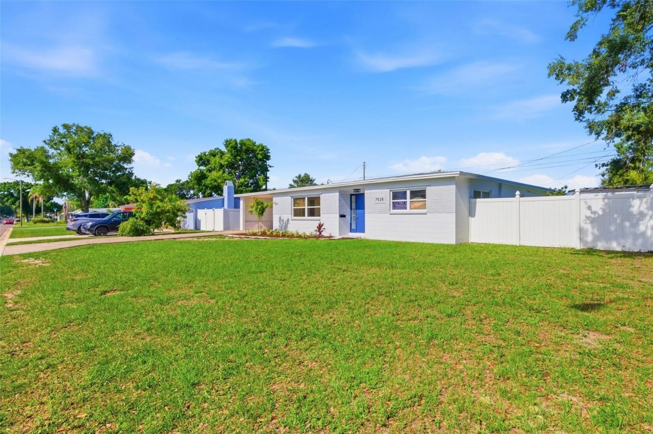 7528 17th Way N, Saint Petersburg, FL 33702 Photo