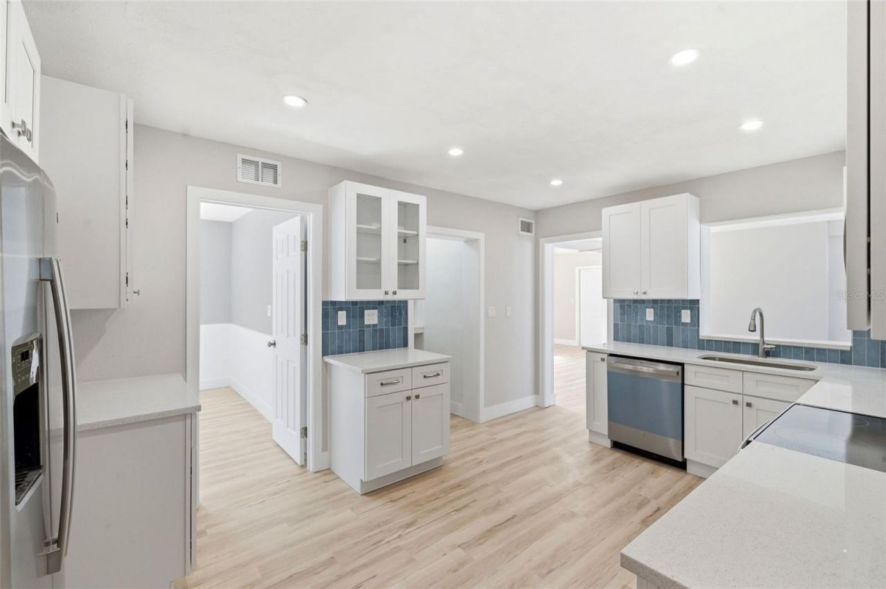 7528 17th Way N, Saint Petersburg, FL 33702 Photo
