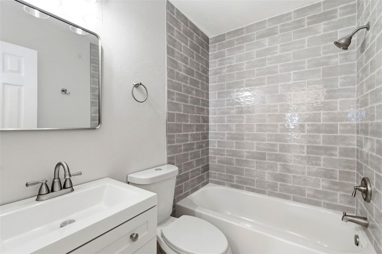 7528 17th Way N, Saint Petersburg, FL 33702 Photo