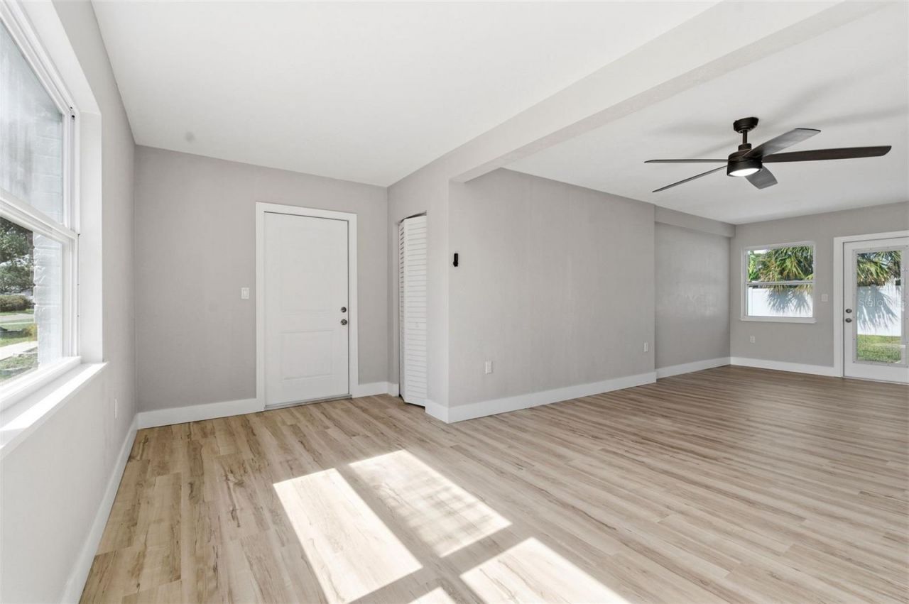 7528 17th Way N, Saint Petersburg, FL 33702 Photo