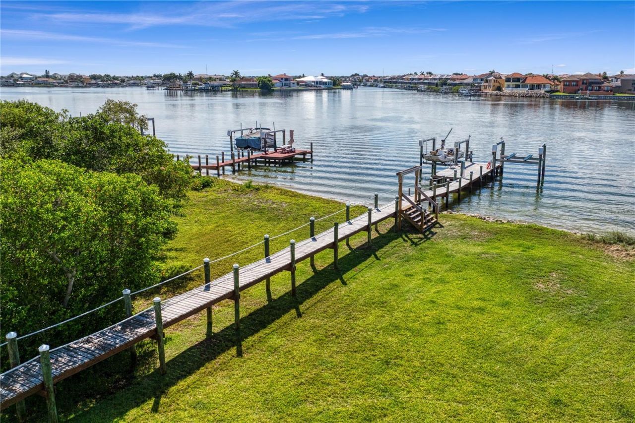 1317 Jumana Loop, Apollo Beach, FL 33572 Photo