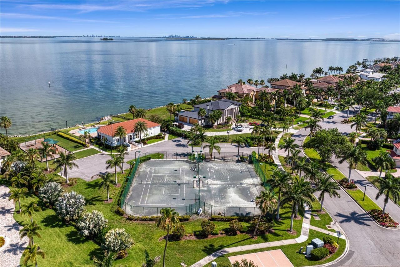 1317 Jumana Loop, Apollo Beach, FL 33572 Photo