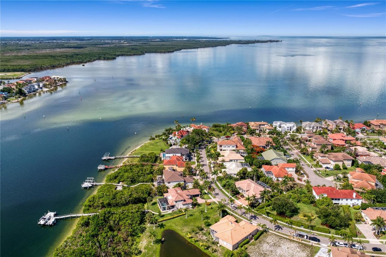 1317 Jumana Loop, Apollo Beach, FL 33572 Photo