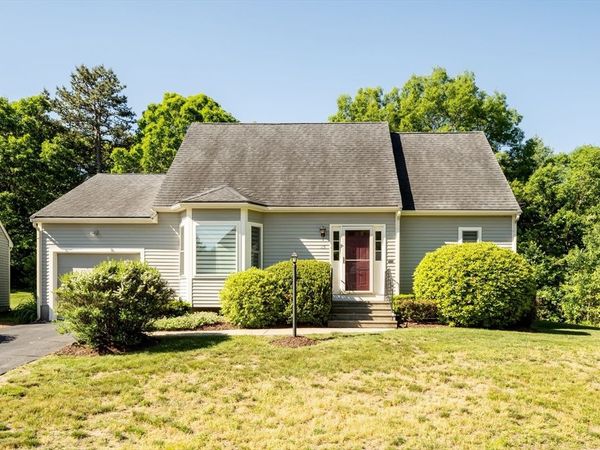 25 Country Side Rd, Unit 25, Bellingham, MA 02019