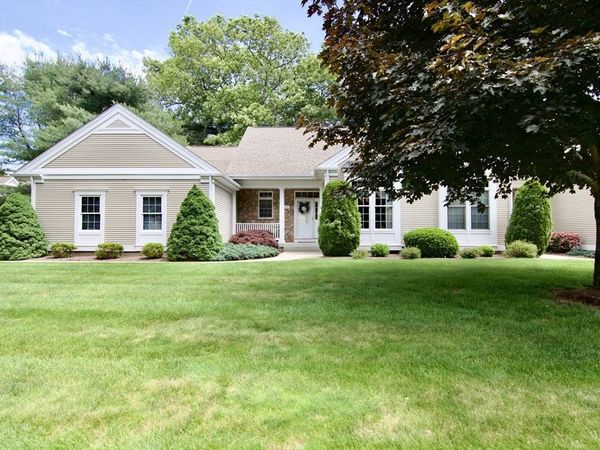 17 Spruce Drive, Unit 17, Wilbraham, MA 01095