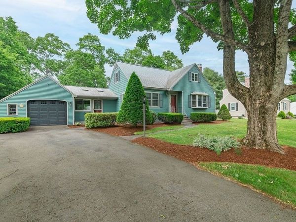 15 Eastman Ave, Foxboro, MA 02035