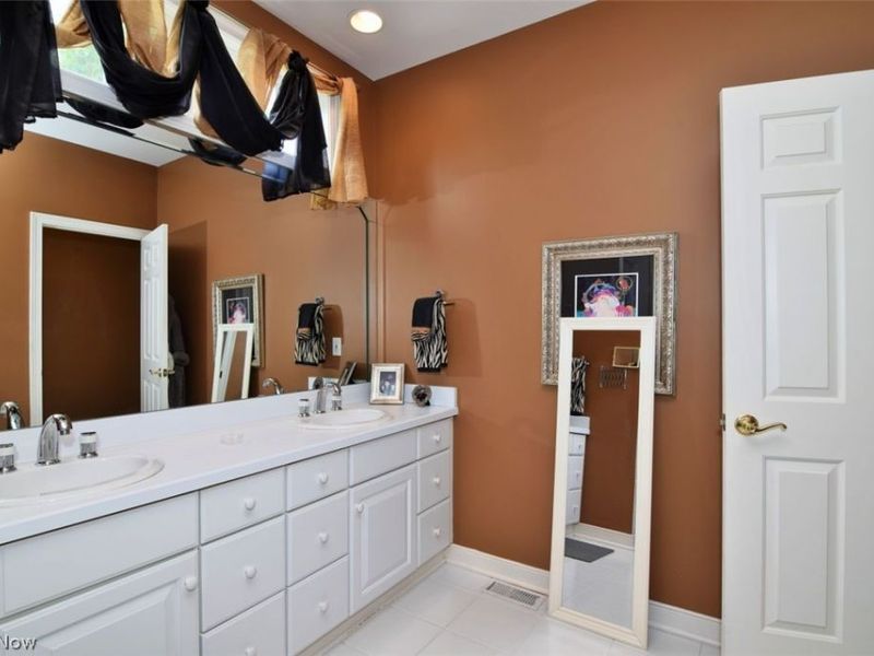 417 W Glengary Circle, Highland Heights, OH 44143 Photo 20