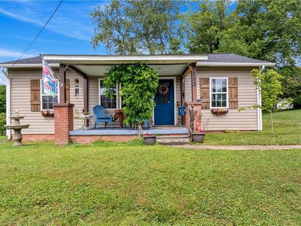 112 Hillcrest Street , Jonesville, NC 28642
