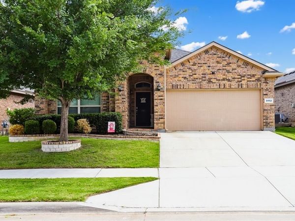 2452 Clay Creek Lane, Fort Worth, TX 76177