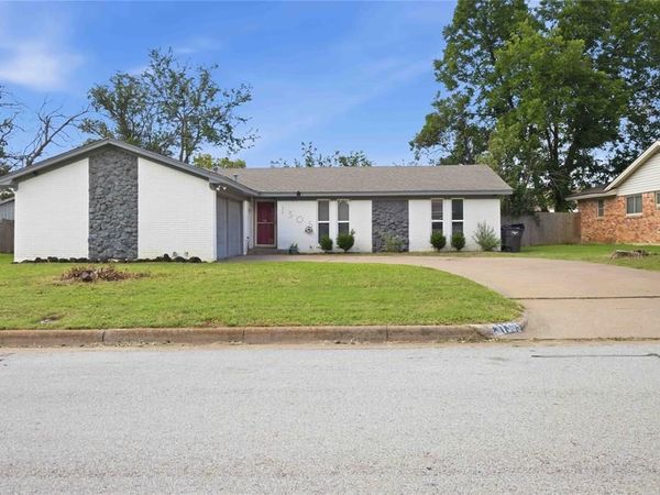 1305 Pinehurst Drive , Fort Worth, TX 76134