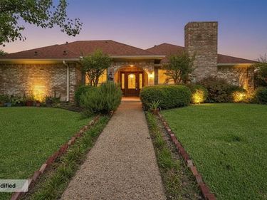 6611 Fernshaw Drive, Dallas, TX 75248