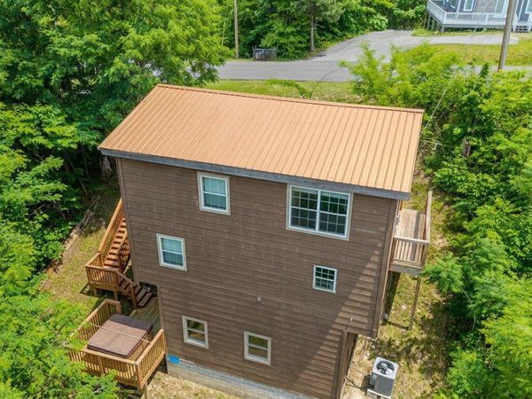625 Pinecrest Drive, Gatlinburg, TN 37738