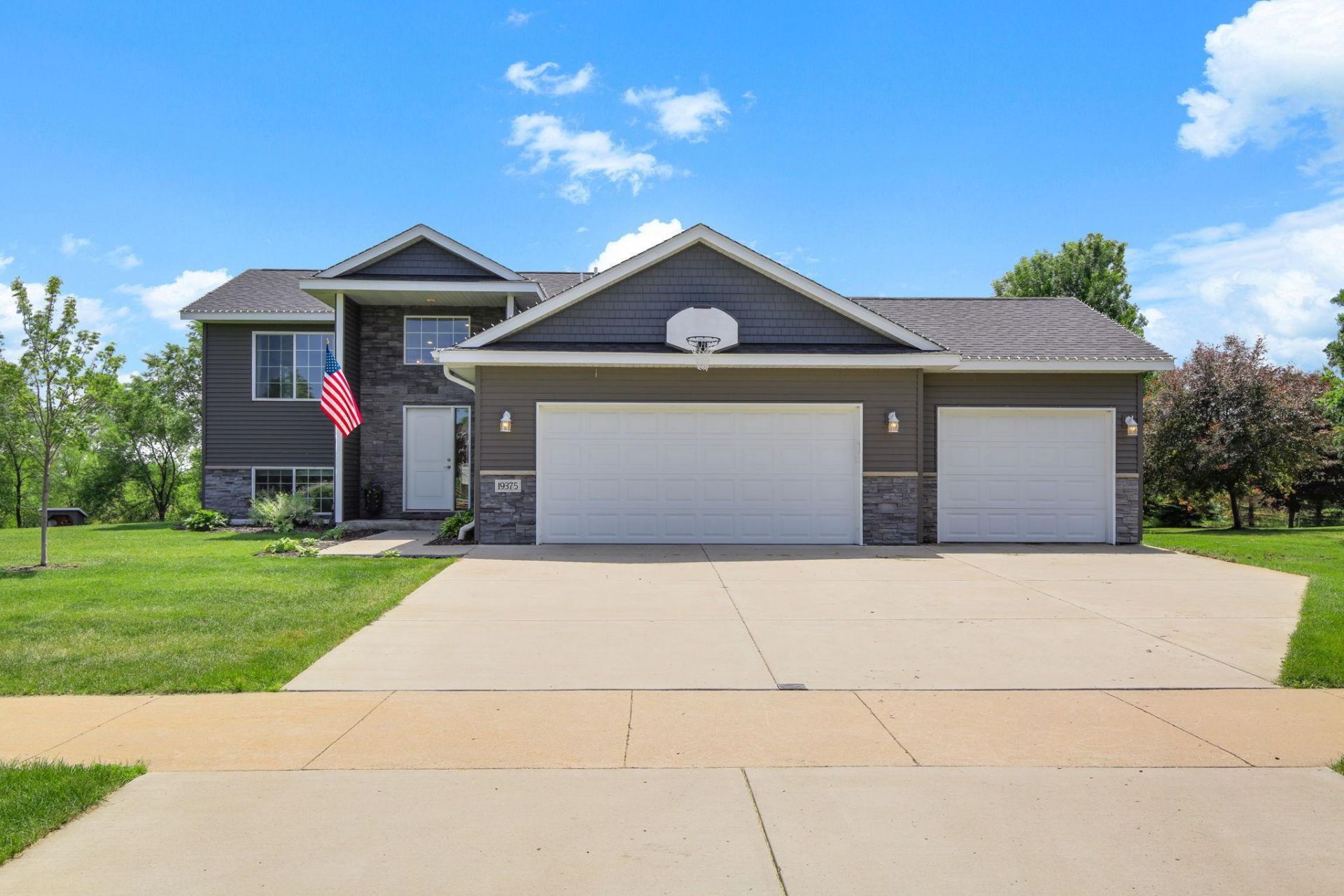 19375 Karen Lane, Big Lake, MN 55309