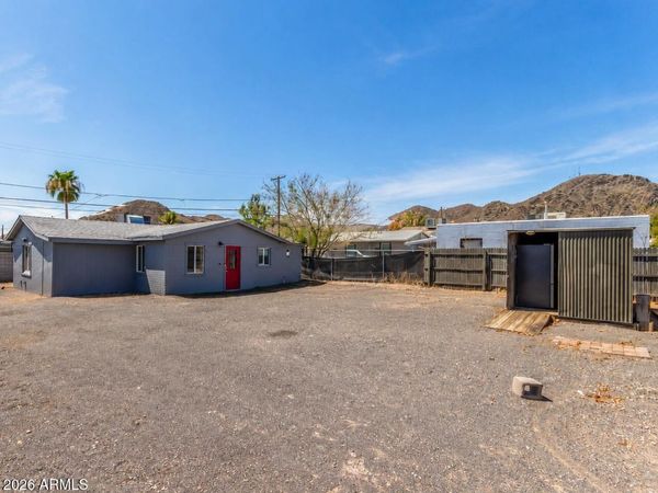 9424 N 2ND Place, Phoenix, AZ 85020