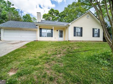 1059 Bridle Creek Drive, Flowery Branch, GA 30542