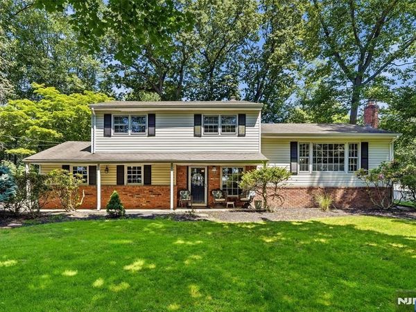 558 Green Lane, RIVER VALE, NJ 07675
