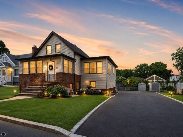 22 Passaic Ave, Hasbrouck Heights, NJ 07604